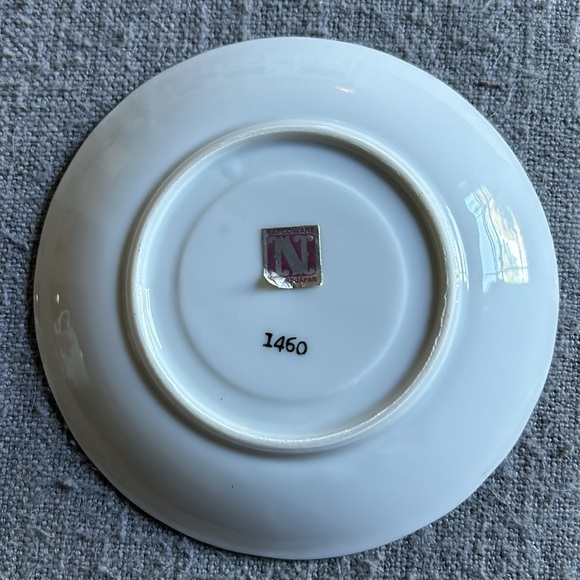 Napco tea cup in Rose bud pattern - Picture 4 of 7